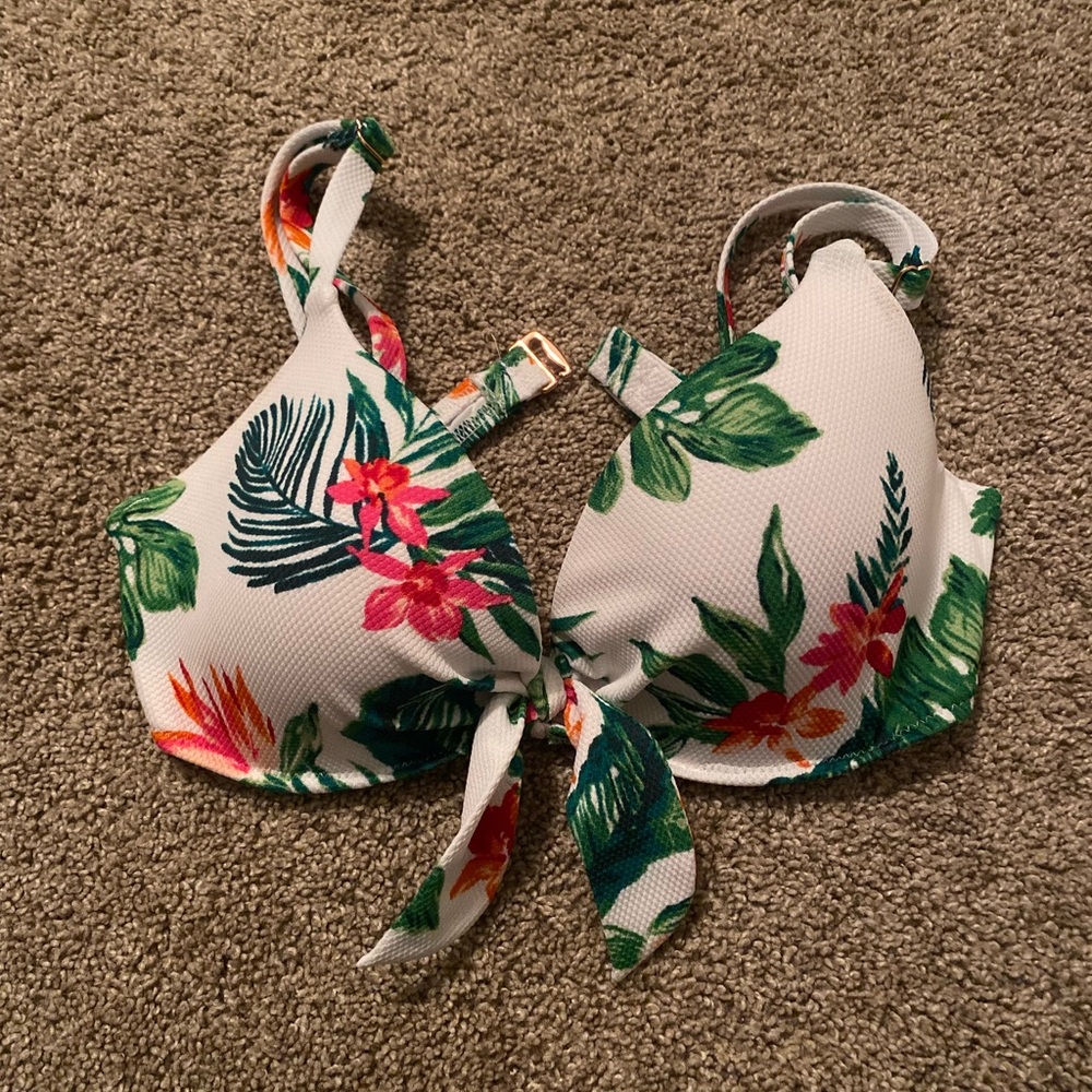 ($1) Supportive Floral Bikini Top 💚🌺